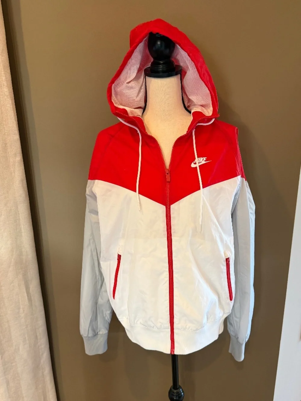 Nike Men's Red White Hooded Windrunner Windbreaker Hooded Training Jacket, Small - Picture 2 of 16